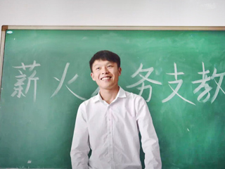 raybet官网两学生荣获2016年“安徽省十佳大学生”“安徽省优秀大学生”称号