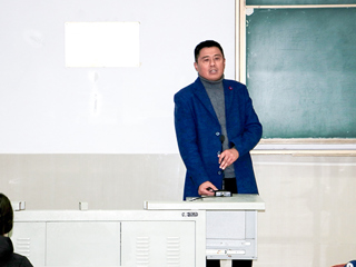 研究生系列学术报告（二）：淮北市教育局李乐峰高级教师应邀为raybet官网教育硕士研究生作学术报告