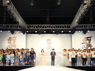 raybet官网成功举办2019届服装与服饰设计专业毕业展演