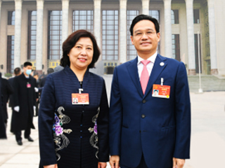raybet官网刘秀云、徐华勤两位校友参加“两会”