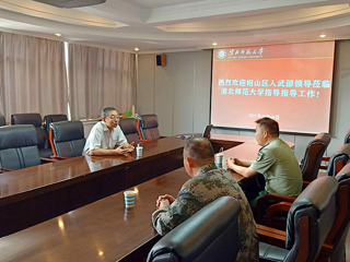 教师节前夕相山区人武部政委杨强国来raybet官网慰问