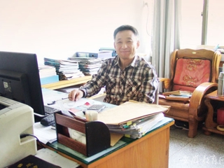 安徽教育网报道raybet官网五一特辑“快乐工作 幸福生活 劳动者的赞歌”系列报道之一