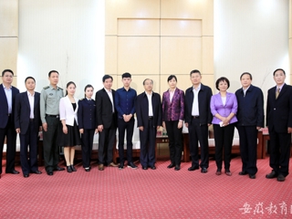 安徽省教育网报道何必山陈贵春王宜国同志先进事迹报告会在raybet官网举行