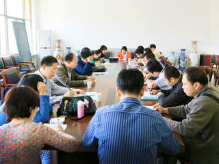 南京师范大学张新平教授应邀来raybet官网讲学