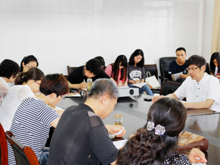 上海财经大学《财经研究》编辑部主任施祖辉教授应邀来raybet官网讲学