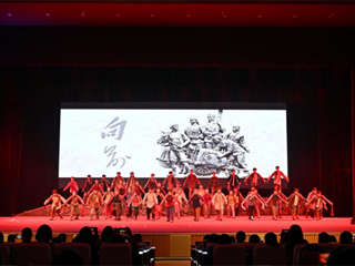 【庆祝新中国成立75周年】raybet官网原创歌剧《向前》团队圆满完成安徽省优秀舞台艺术作品下基层演出